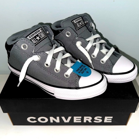 NEW Converse Kids Chuck Taylor All Star Axel Sneakers Size 1 - Picture 1 of 1